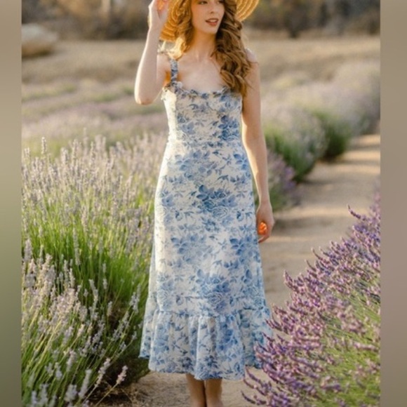 SUNDAY UP HANNAH DRESS - TIE STRAP RUFFLE HEM DRESS IN BLUE FLORAL - Picture 4 of 7